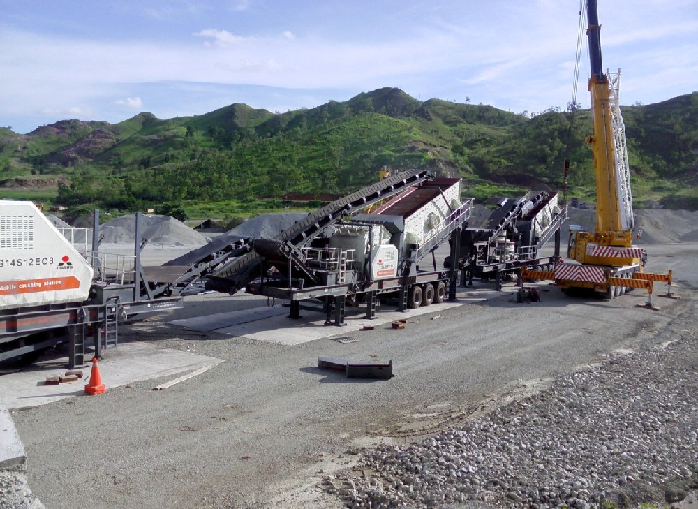 Hongsen Machinery sent to the site of impact sand making machine in Laos
